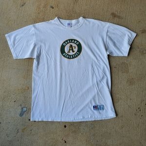 (🔥 3 for $10) vintage Oakland athletes tshirt